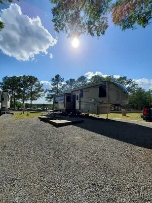 davis-lakes-campground-suffolk-a1nhs