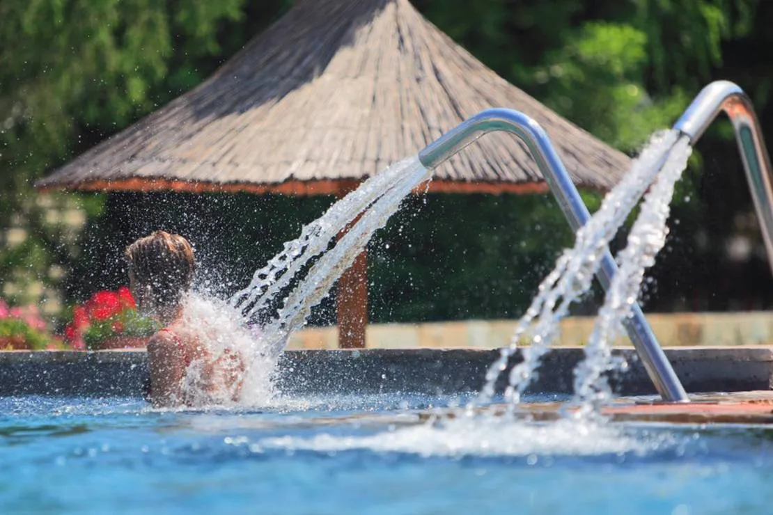 camping-les-ranchisses-largentiere-bzpeu
