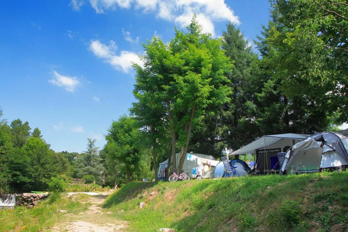 camping-les-ranchisses-largentiere-c04y3