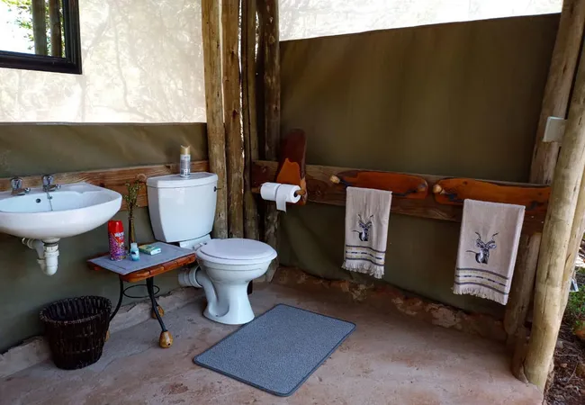 coombs-view-tented-camp-grahamstown-frontier-country-s3gxl