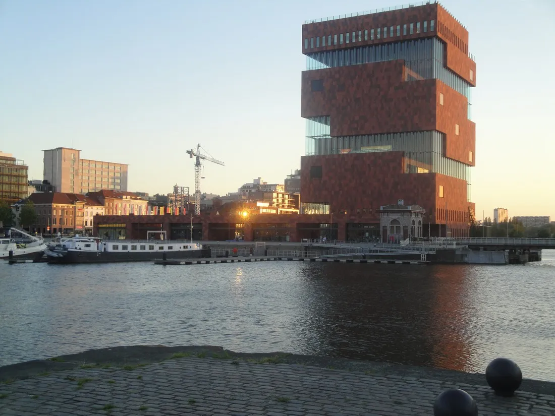 de-watertoren-berendrecht-wu6ma