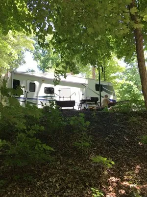 robin-hood-woods-campground-shelbyville-ddt06