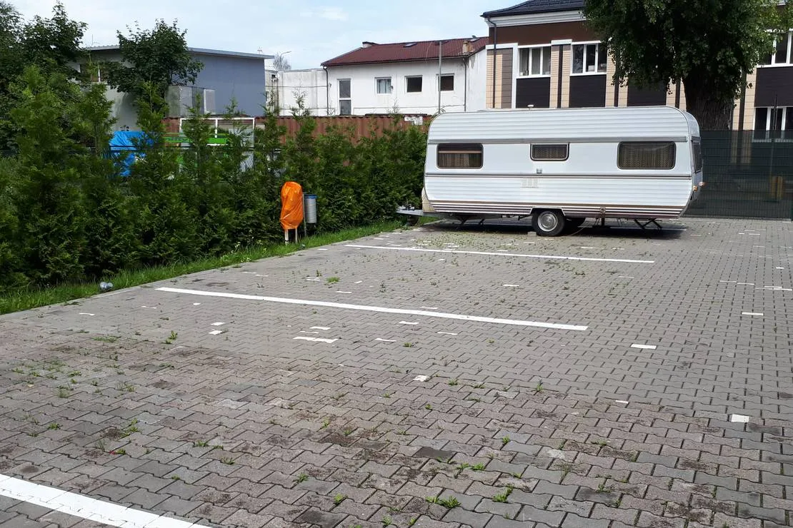 motorhome-caravan-parking-torex-arena-kaliningrad-f47pj