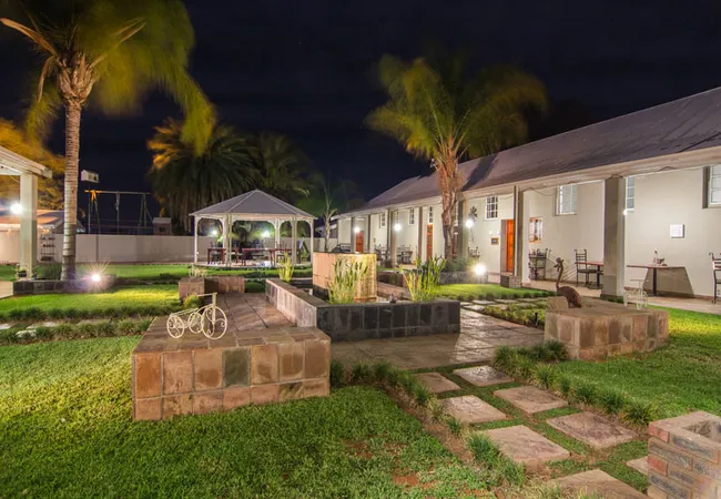 ou-skool-guesthouse-keimoes-green-kalahari-ednzs