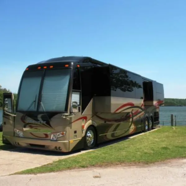 nashville-shores-lakeside-resort-nashville-53x4w