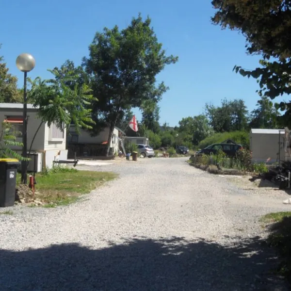 camping-les-peupliers-geneuille-f1umz