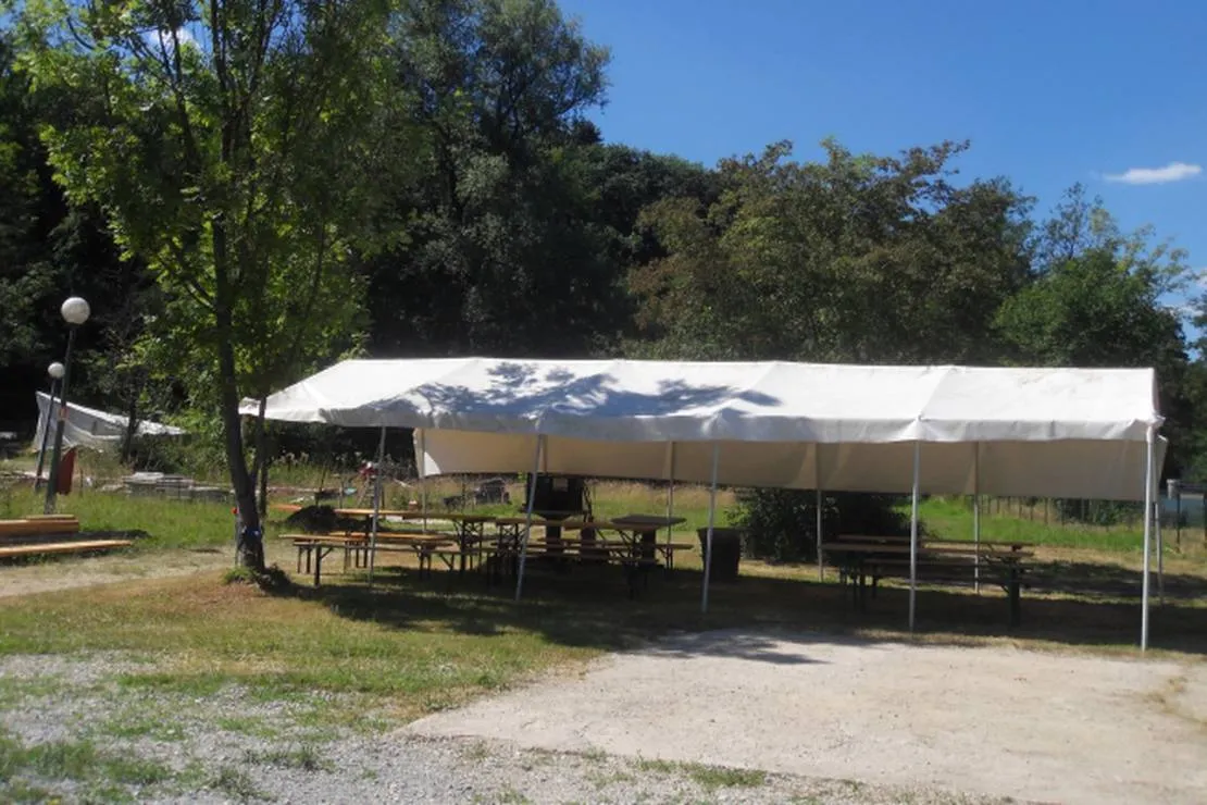 camping-les-peupliers-geneuille-fudjj