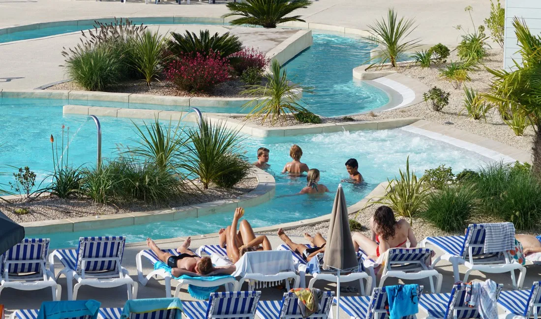 les-blancs-chenes-la-tranche-sur-mer-vendee-amgug