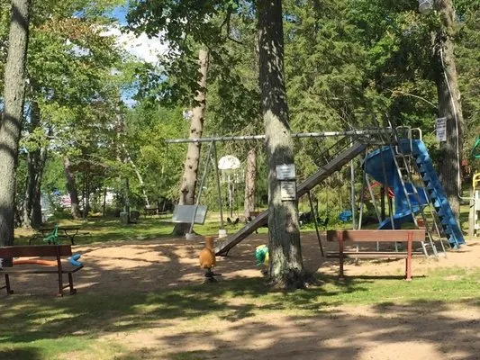 weavers-resort-campground-pelican-lake-704ij