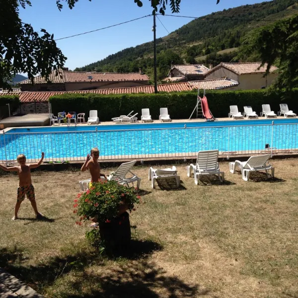 les-lavandes-darbres-ardeche-unwr5