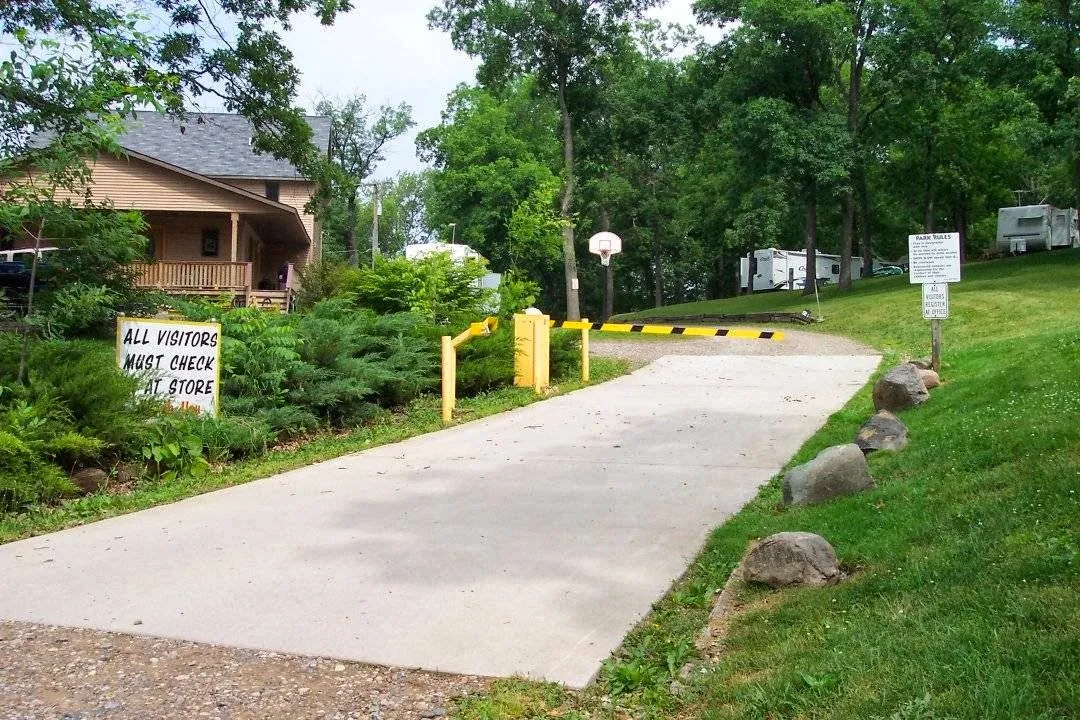 hilltop-campground-lapeer-b9kpj