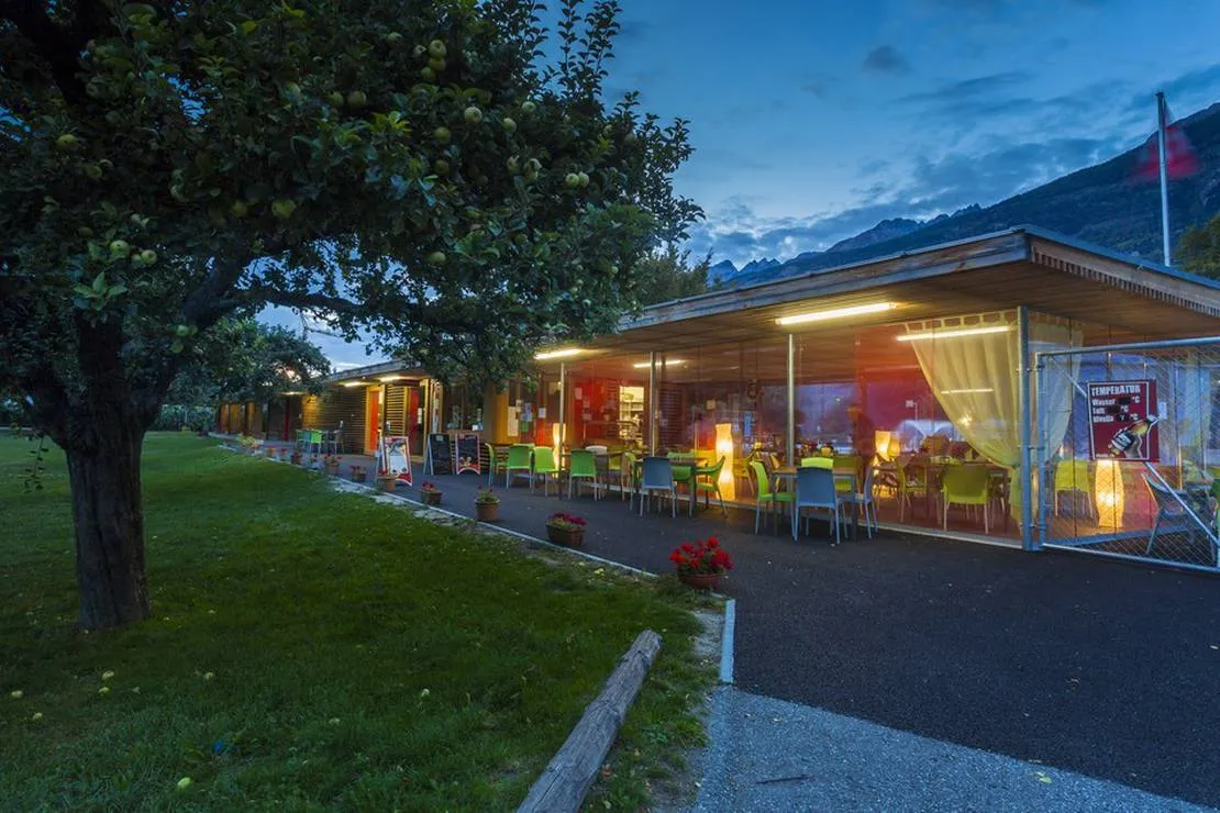 camping-schwimmbad-muhleye-visp-snyqi