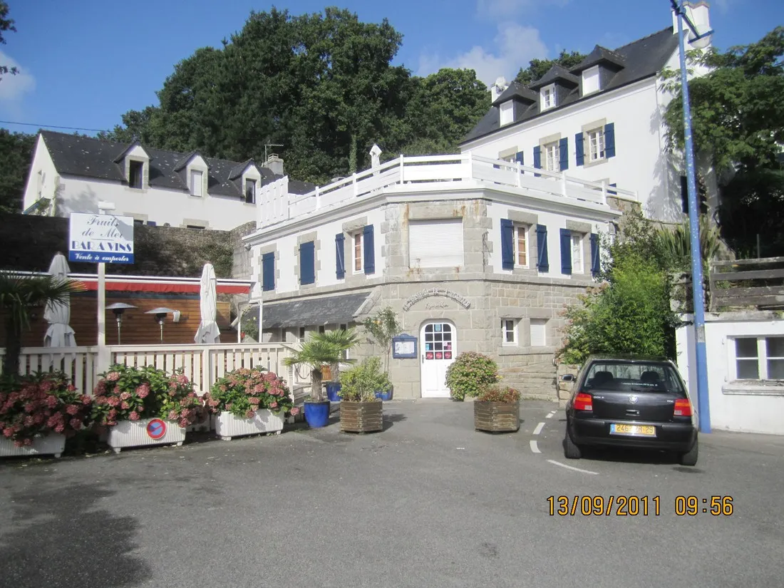 de-lile-percee-moelan-sur-mer-divcw