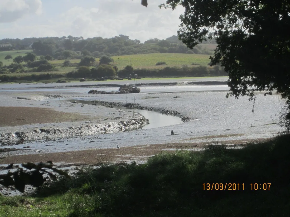 de-lile-percee-moelan-sur-mer-v4pyc