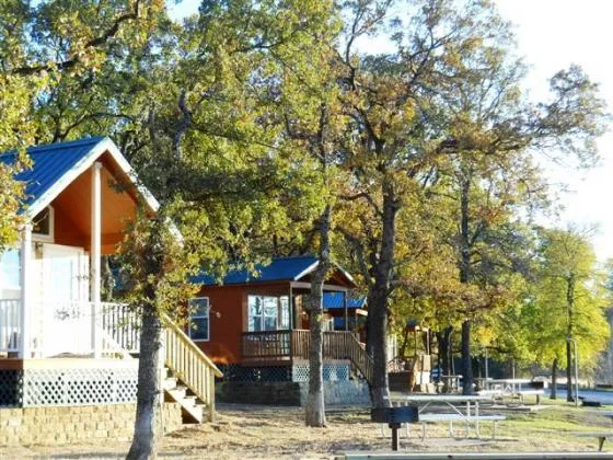 the-vineyards-campground-cabins-grapevine-zonwq