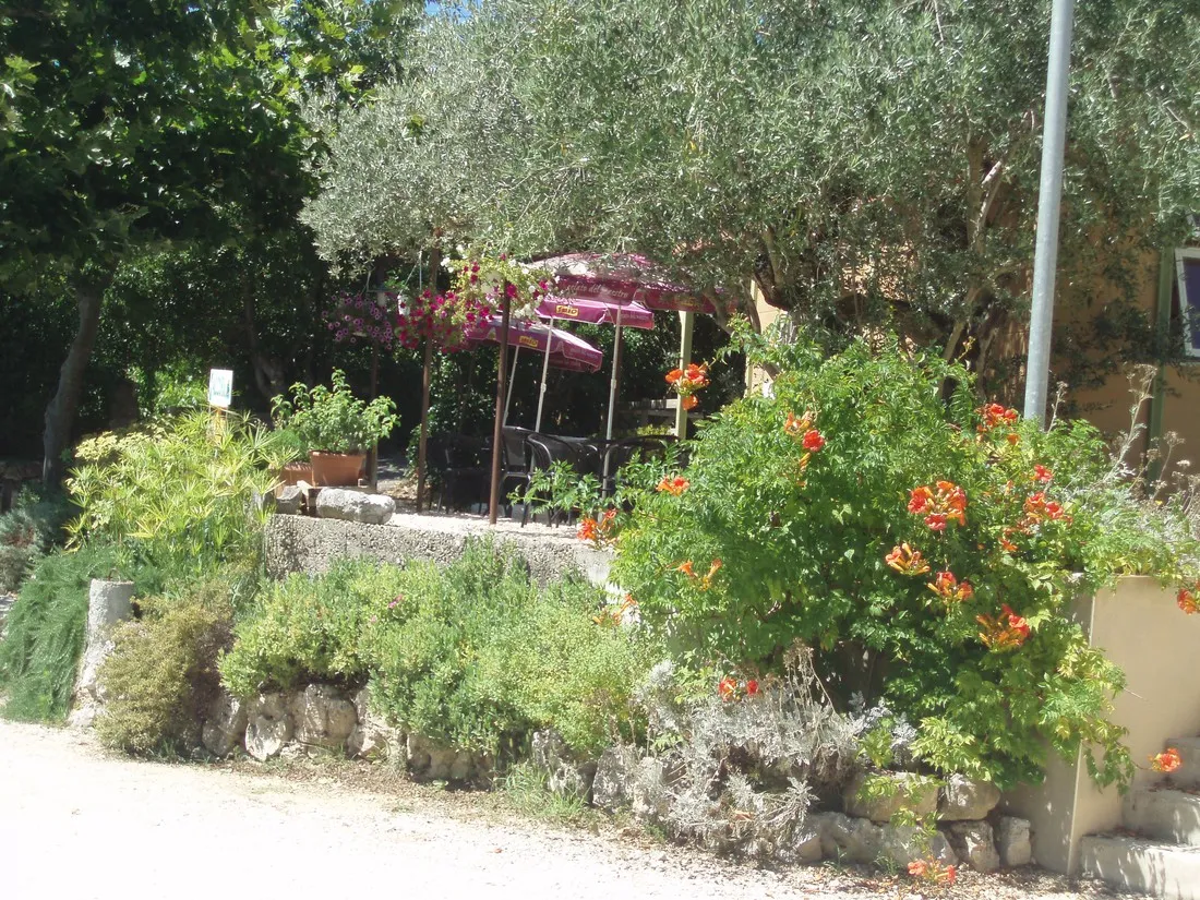 le-vieux-vallon-vallon-pont-darc-ardeche-lzxsz