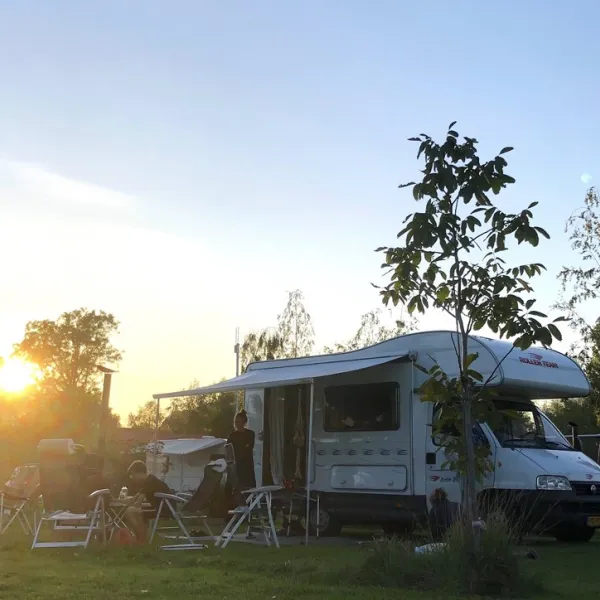 Boven het Maaiveld