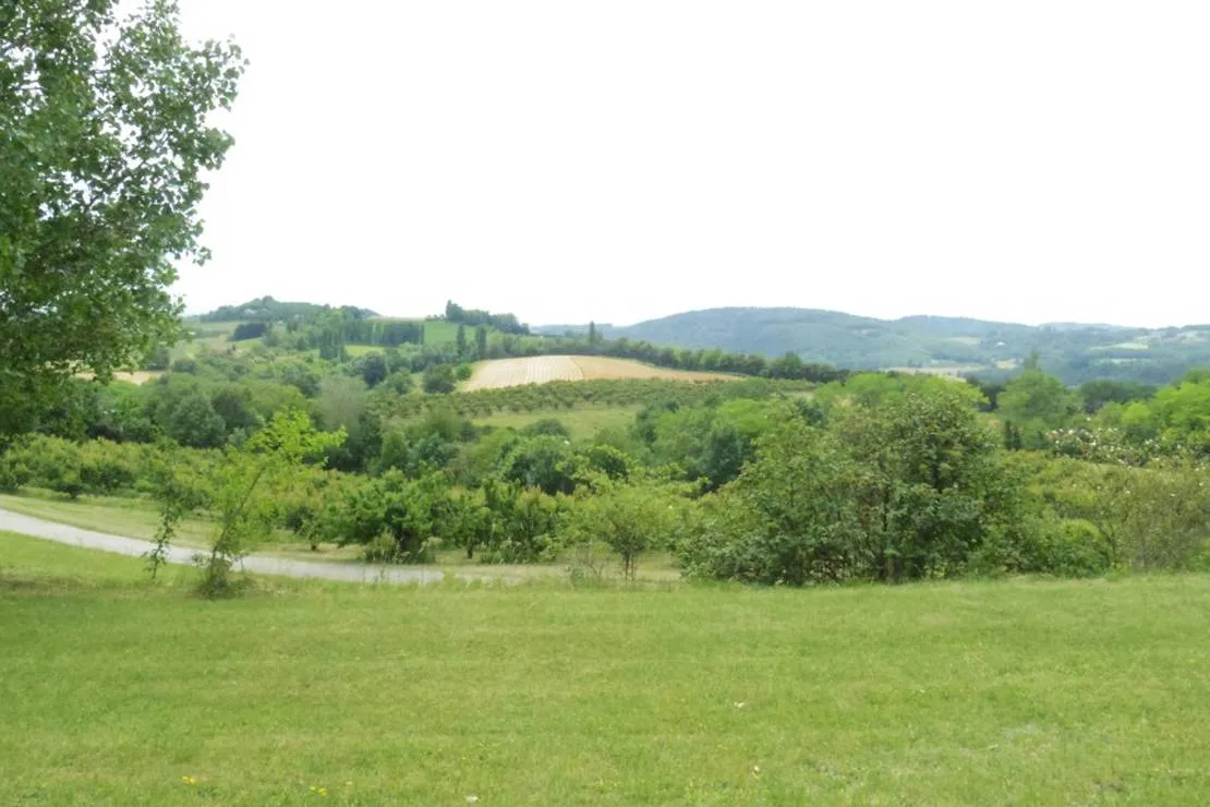 camping-a-la-ferme-les-pins-montchenu-easkk
