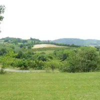 camping-a-la-ferme-les-pins-montchenu-easkk