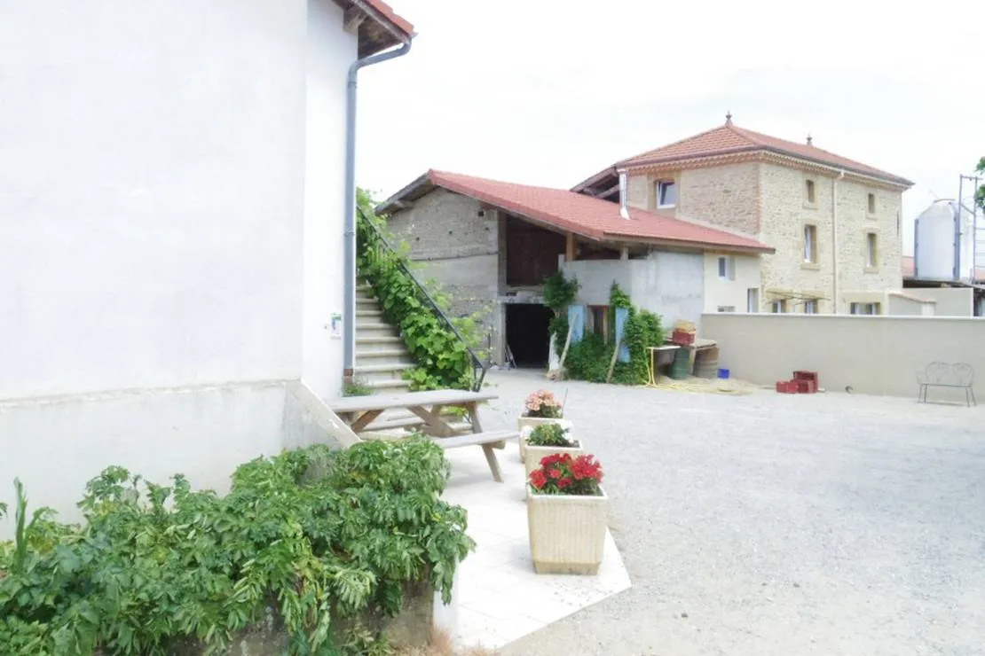 camping-a-la-ferme-les-pins-montchenu-gsxjj