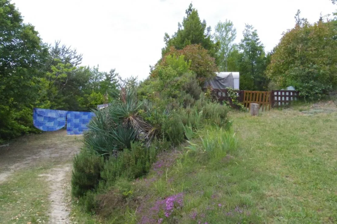 camping-a-la-ferme-les-pins-montchenu-rjjje