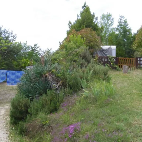 camping-a-la-ferme-les-pins-montchenu-rjjje