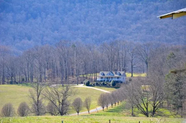 mountain-cove-farms-resort-chickamauga-3royk