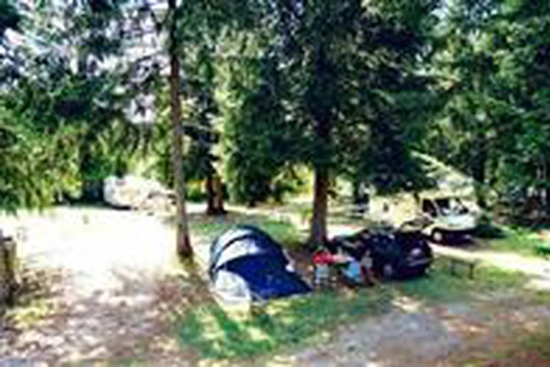 camping-chalet-du-bugnon-lac-des-rouges-truites-6nv3g