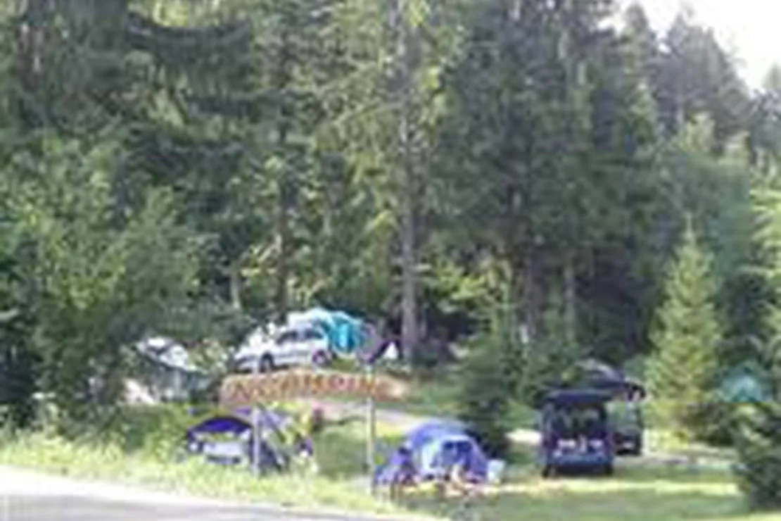 camping-chalet-du-bugnon-lac-des-rouges-truites-zituz