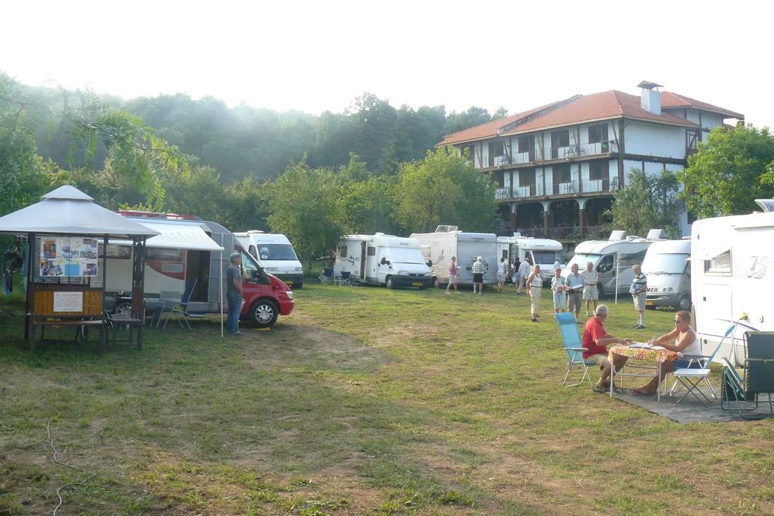camping-han-madona-falkovets-yanyovets-awhep
