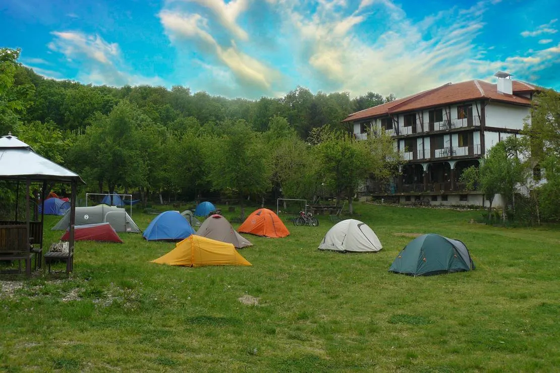 camping-han-madona-falkovets-yanyovets-hmuka