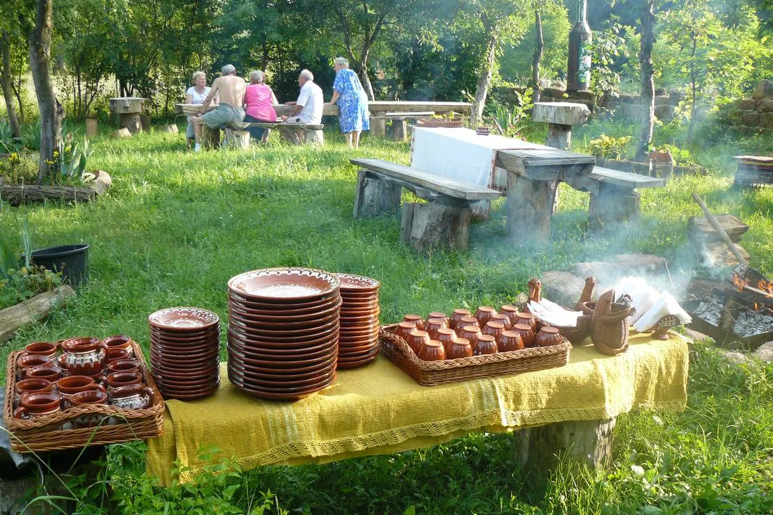 camping-han-madona-falkovets-yanyovets-kjfi5