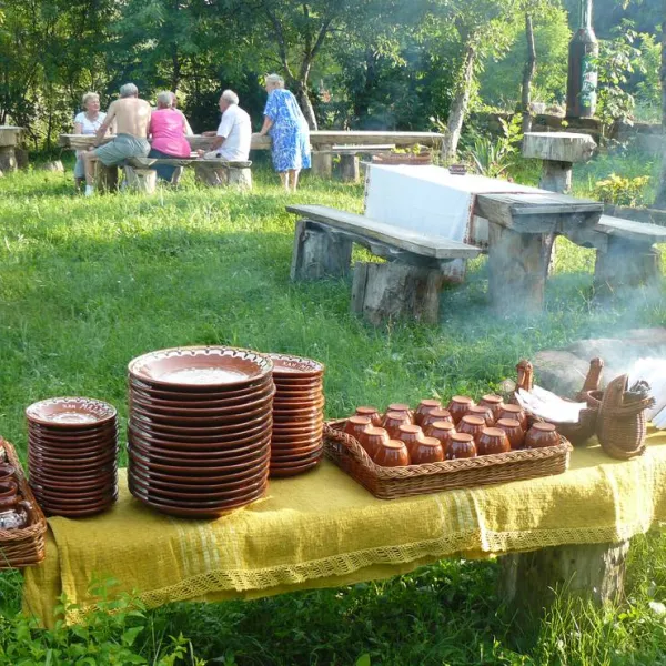 camping-han-madona-falkovets-yanyovets-kjfi5