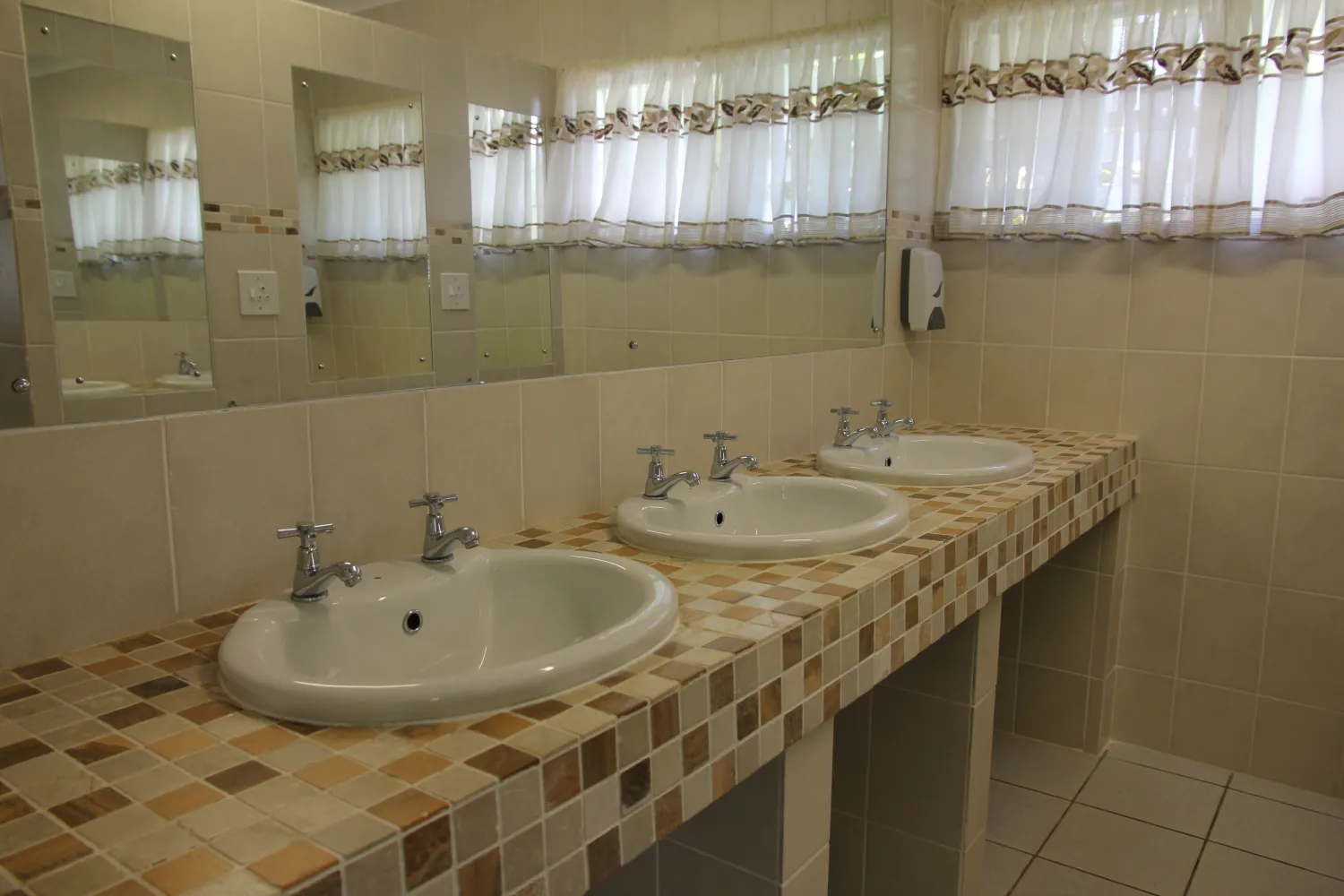 corians-pennington-caravan-resort-id7ji