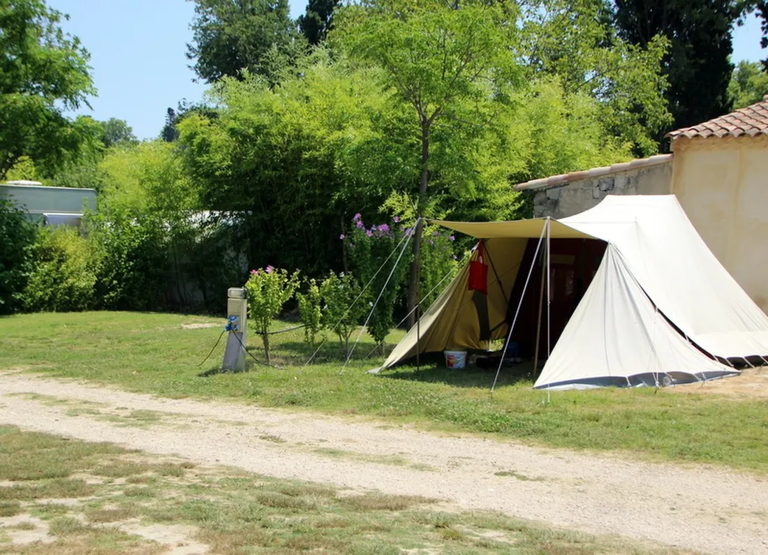 parc-de-la-bastide-st-remy-de-provence-bouches-du-rhone-xzdpk
