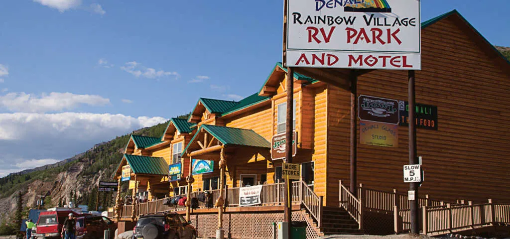 denali-grizzly-bear-resort-denali-national-park-acq66