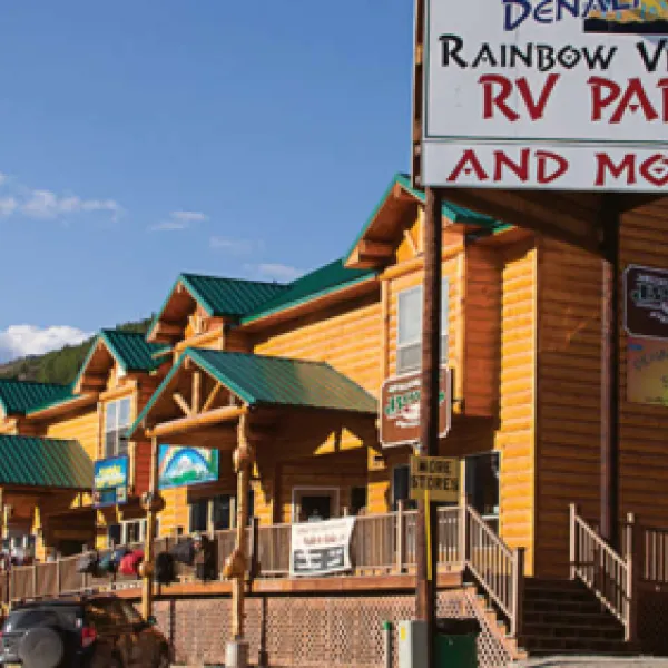 denali-grizzly-bear-resort-denali-national-park-acq66