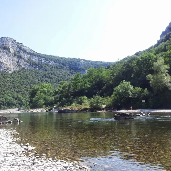 naturiste-la-plage-des-templiers-st-remeze-ardeche-df22r