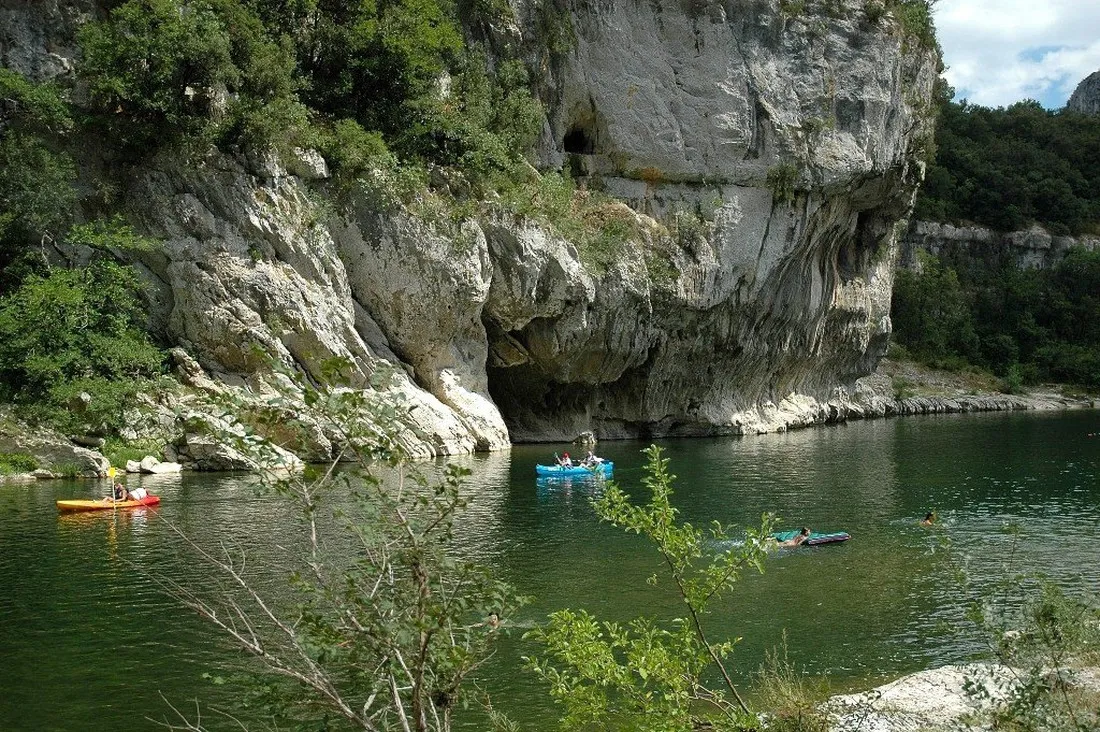 naturiste-la-plage-des-templiers-st-remeze-ardeche-nw1kr