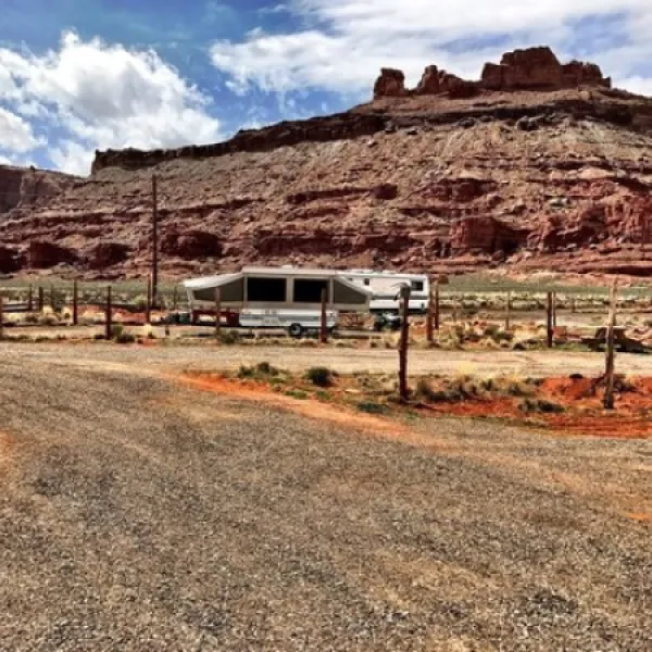 seven-mile-parking-moab-3yrep