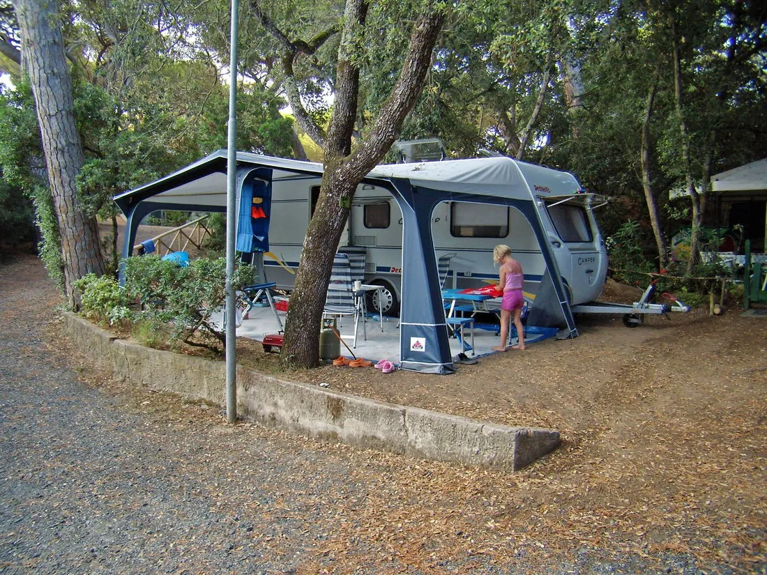 camping-continental-castagneto-carducci-l4eob