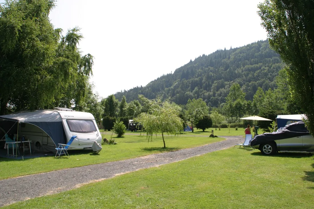 les-bombes-chambon-sur-lac-puy-de-dome-cgfb2