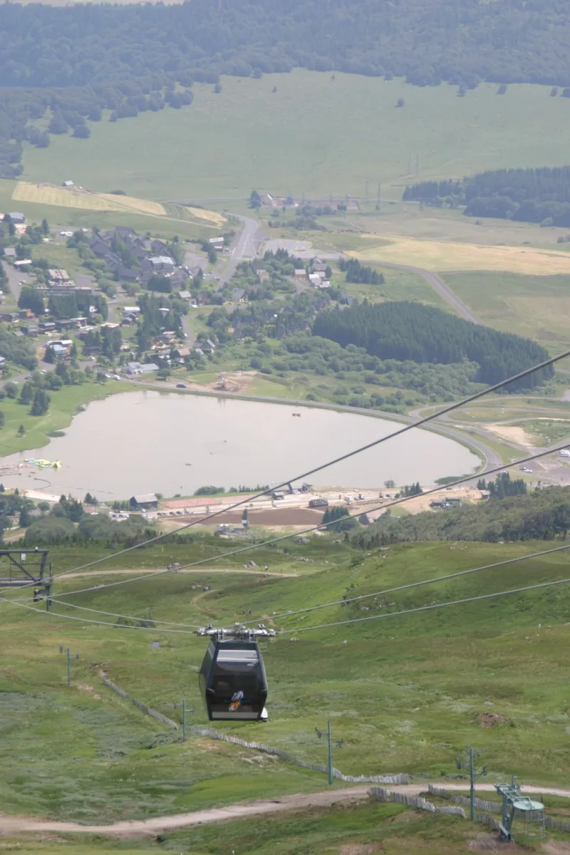 les-bombes-chambon-sur-lac-puy-de-dome-mkbti