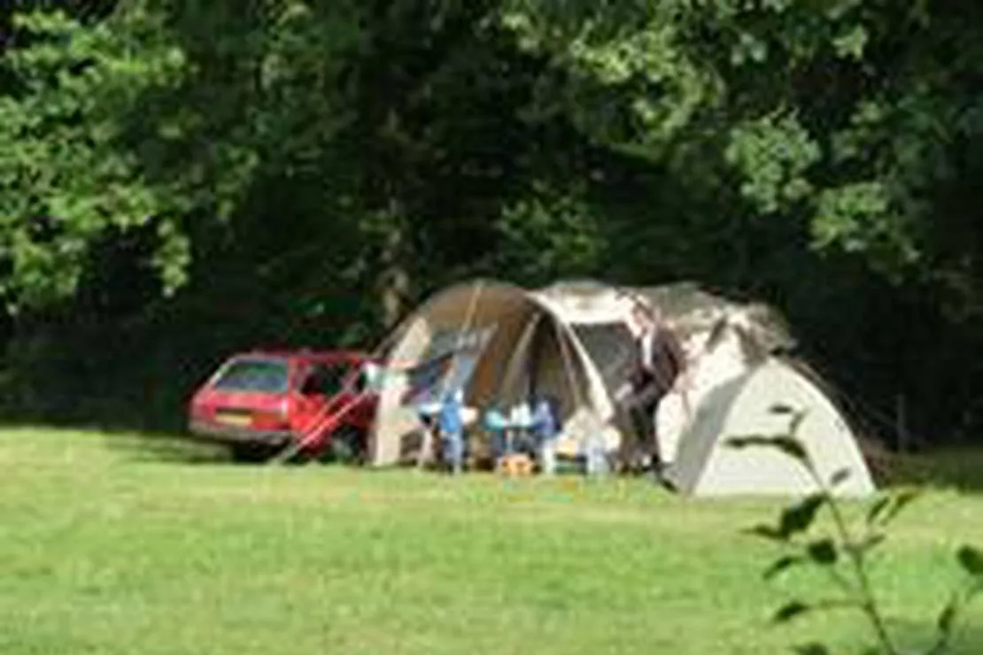 camping-a-la-ferme-la-noyeraie-st-hilaire-les-places-tmjmf