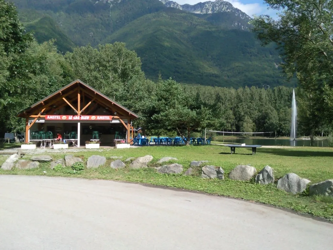 le-lac-bleu-st-remy-de-maurienne-qy81k