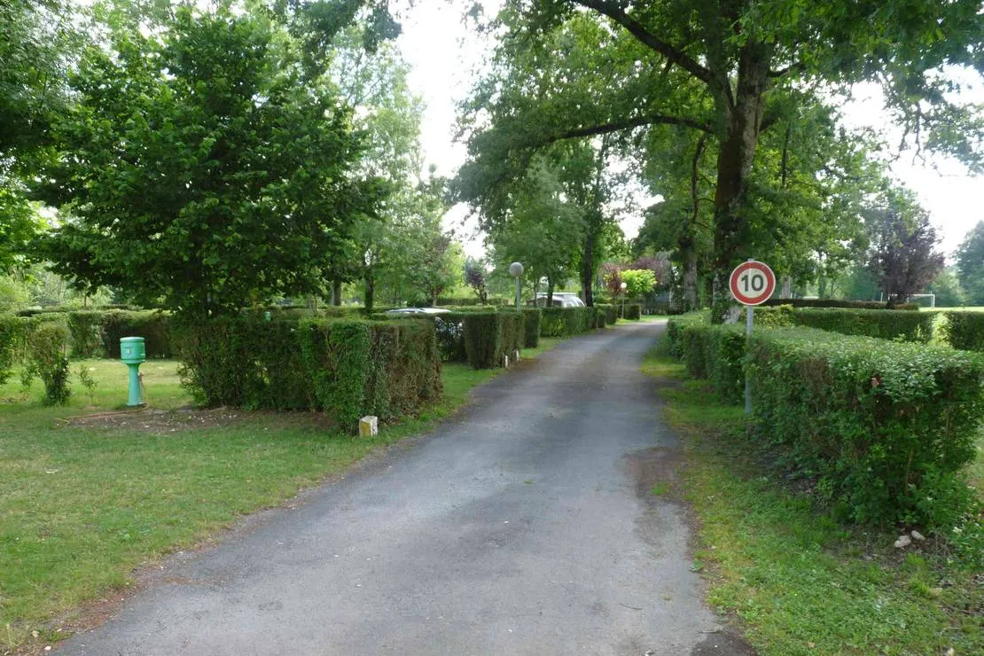 camping-municipal-le-pre-sec-3-etoiles-tocane-st-apre-k3usl