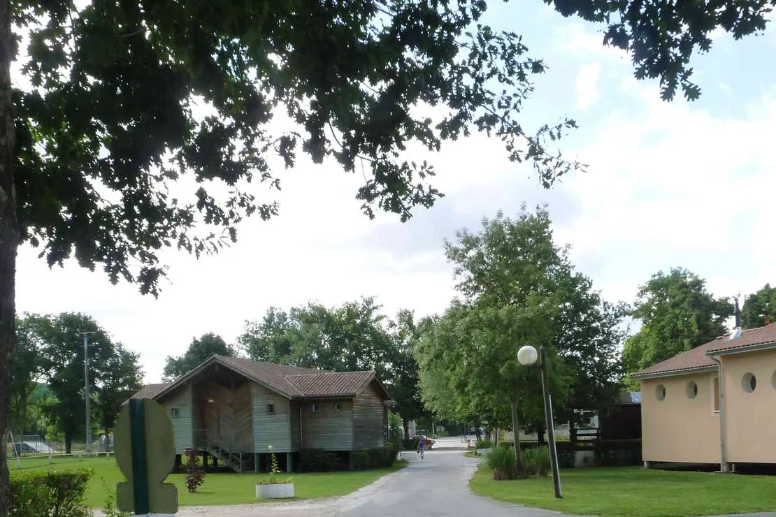 camping-municipal-le-pre-sec-3-etoiles-tocane-st-apre-plesl