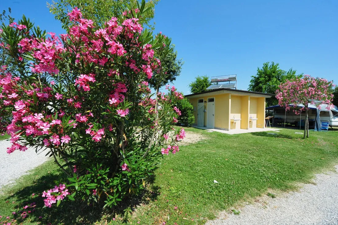 baia-verde-glamping-manerba-del-garda-4ss49