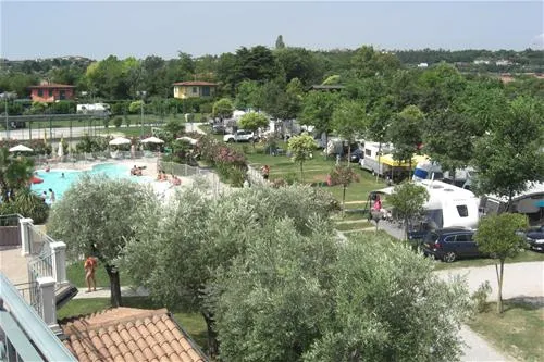 baia-verde-glamping-manerba-del-garda-cachx