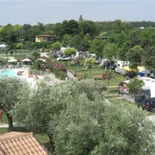 baia-verde-glamping-manerba-del-garda-cachx